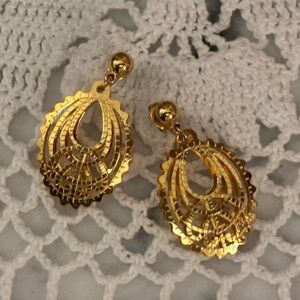 Vintage Mid Century Filigree Teardrop Pierced Earrings, Gold Tone, Lightweight